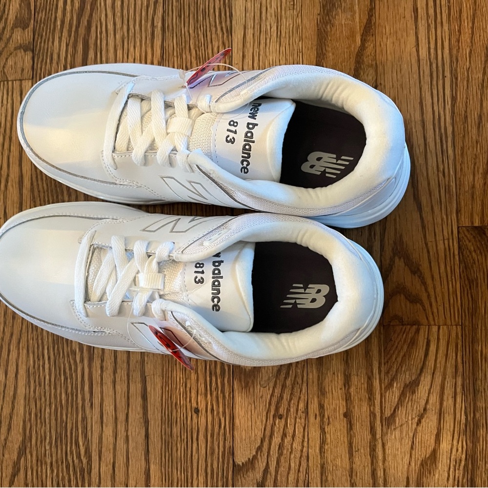 New Balance walking shoes 8.5 4e wide never been worn